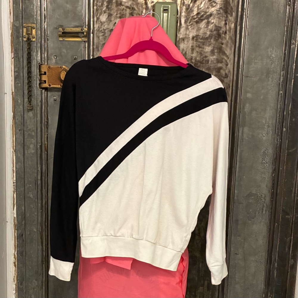 Vintage 70s 80s long dolman sleeve black and white retro stripe jersey shirt